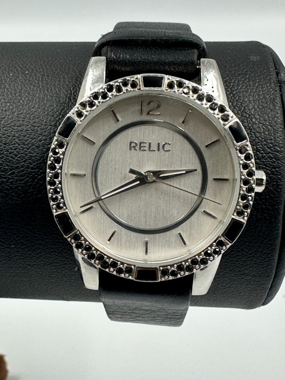Relic Watch Women Silver Tone Black Crystal Bezel Leather Band New Battery 9"